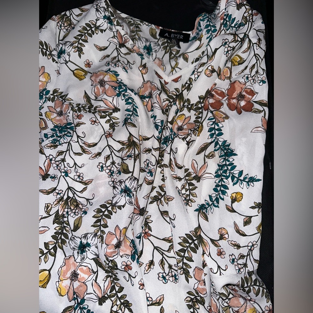 Western blouse, Size Medium, Flare sleeves and tie bottom